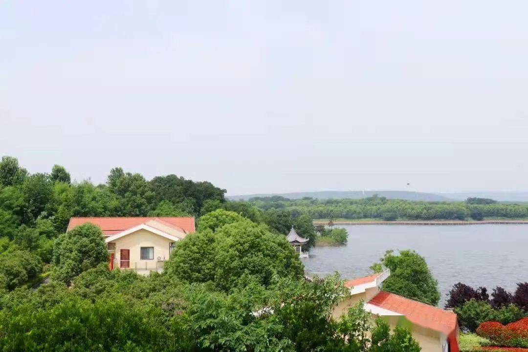 大泉人家南京平山森林公園南京平山森林公園為省級森林公園,擁有七山