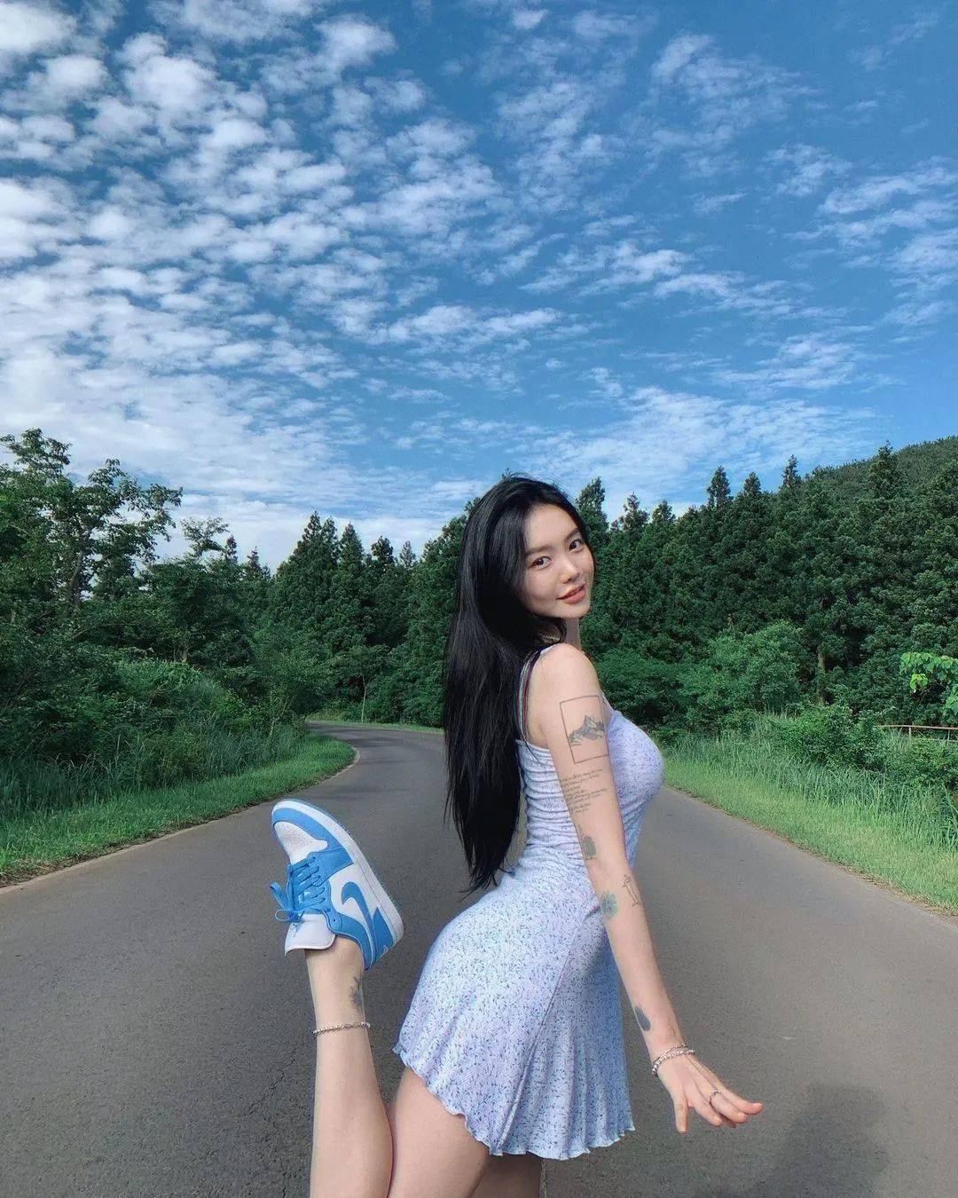腰臀比秒杀 soda!只爱穿球鞋的顶级女神!这是不花钱能看的吗?
