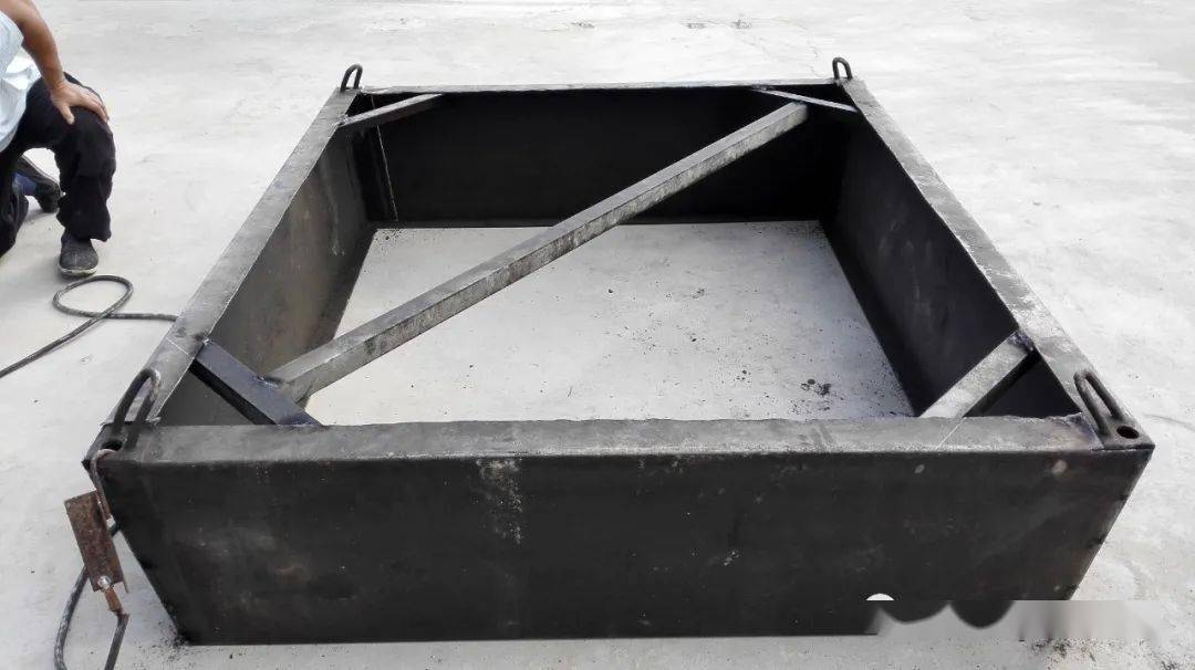 卫生间沉箱施工自制整体定型钢模板,提质增效!