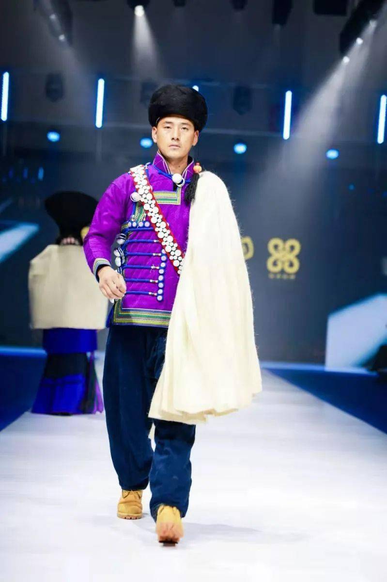 国际会展中心 宁波时尚节 | 凉山服饰秀，惊艳甬城