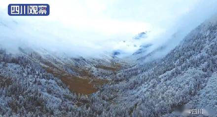 氛围|浪漫！初雪拉满四姑娘山氛围感