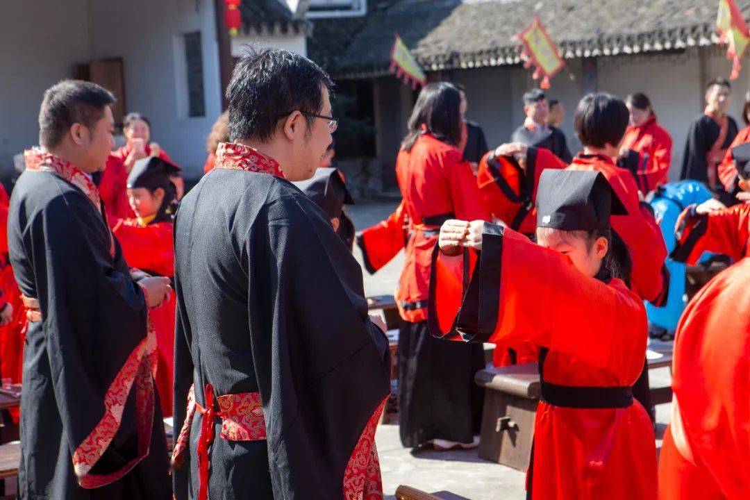 感恩成童礼金山区世界外国语小学部三年级a班成童礼仪式圆满结束