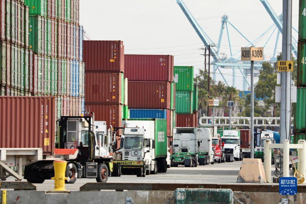 美国洛杉矶:港口持续繁忙