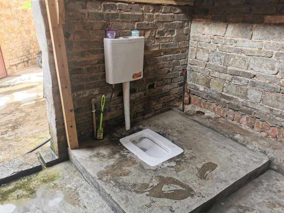 以前出门逛街都会因为没有厕所苦恼,现在这个厕所哪点都很干净.