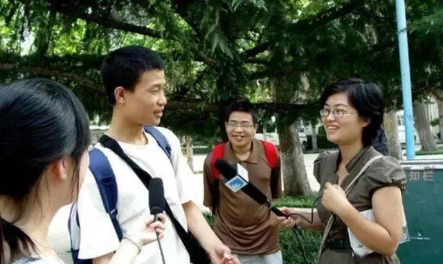 形象|北大“韦神”再现，精神面貌焕然一新，路人调侃：秒变男神！