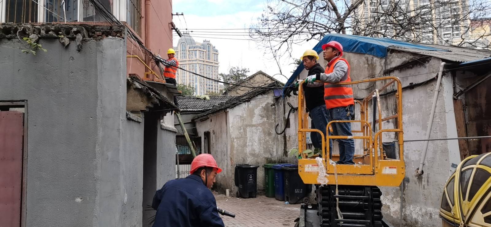 合肥瑶海城管整治空中线缆提升老旧小区品质