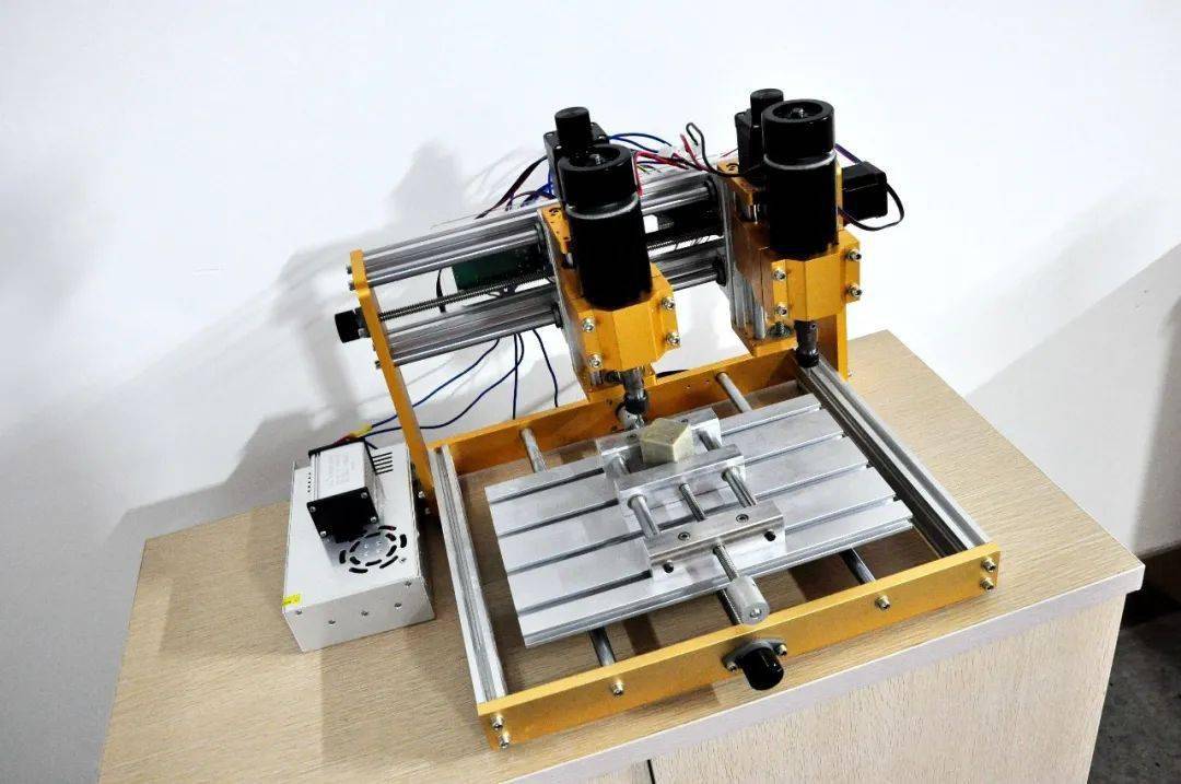 科创之星杨天哲潘佳忆葛宇逍许力轲丨再夺市创客大赛一等奖第一名