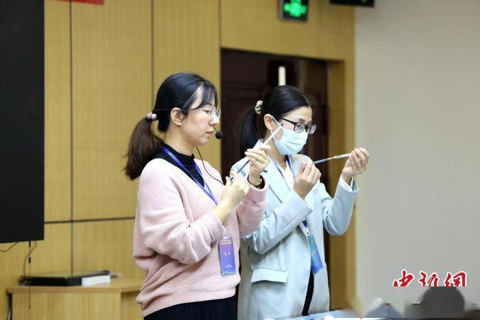 柳州|广西中小学教师成“发明控” 自己研制教具