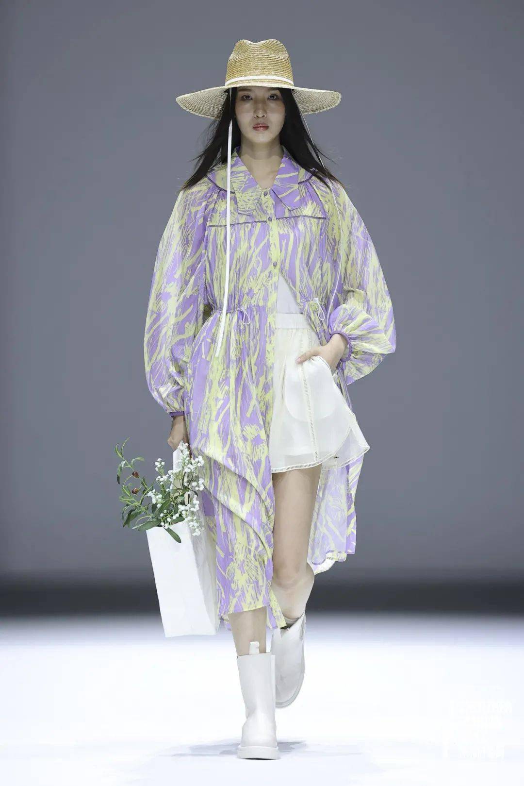 服装 S/S2022深圳时装周｜DAY4：别样角度，诠释「型」之烂漫