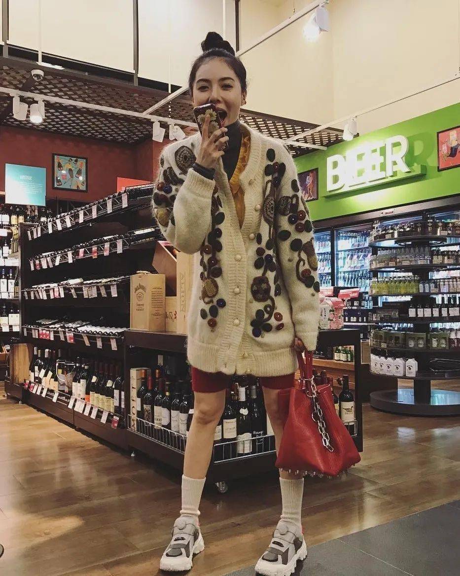 牛仔服 针织衫别收,趁着回温再美一波!