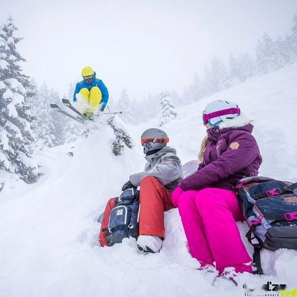 滑雪迪卡侬参展第四届进博会 “冰雪奇缘”助力三亿人上冰雪