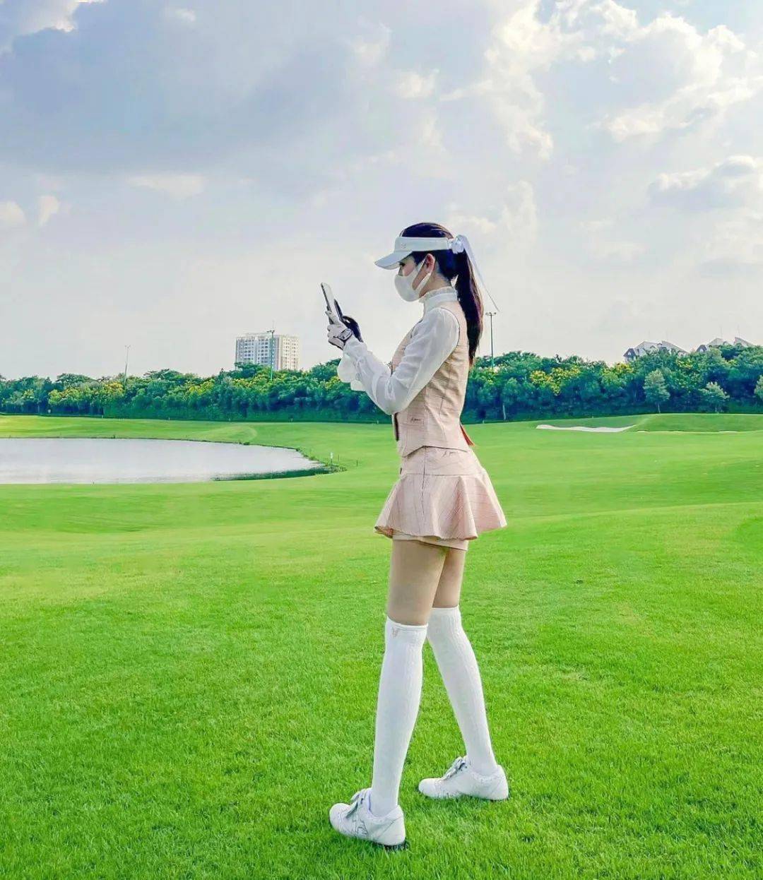 网友:我还以为是关晓彤._nguyen