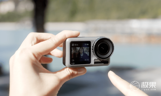 大疆「颠覆性」运动相机上手！模块化设计，一秒“吸”走你｜附视频