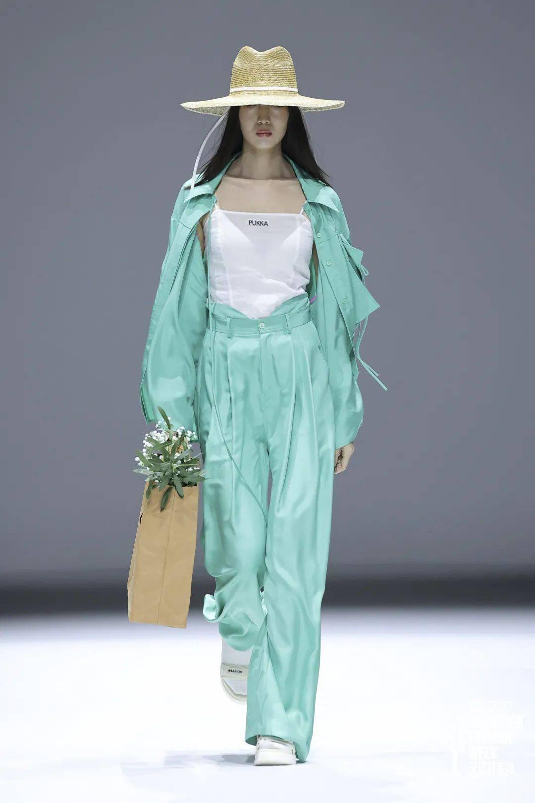 服装 S/S2022深圳时装周｜DAY4：别样角度，诠释「型」之烂漫