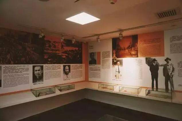 都应凌叔华之邀在檀香木片上画了莲叶和佛像凌叔华陈西滢夫妇当时