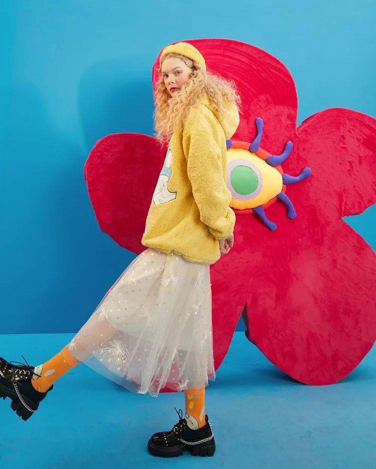 颜色不会穿搭，你只需要一点——黄色