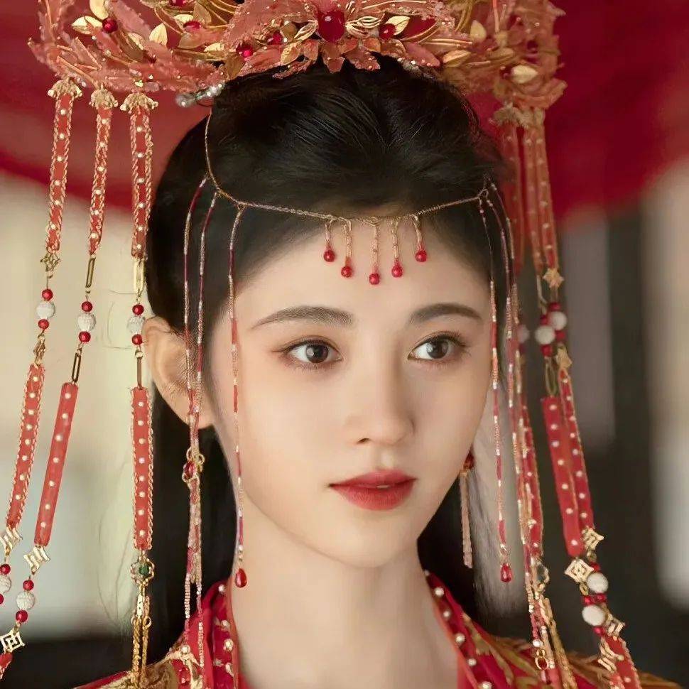 是时候深扒下鞠婧祎了_郡主