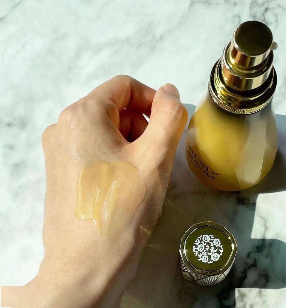 肌肤|坚持早C晚A后，我的脸竟然……