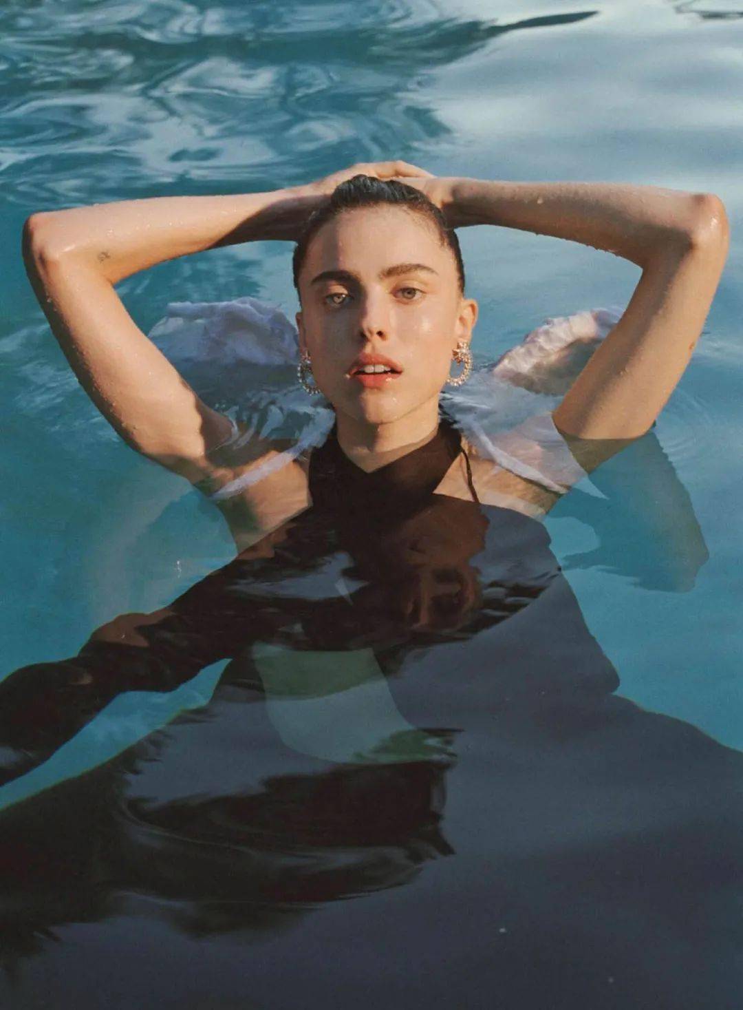 全球|“女佣”这次有点辣丨赏色