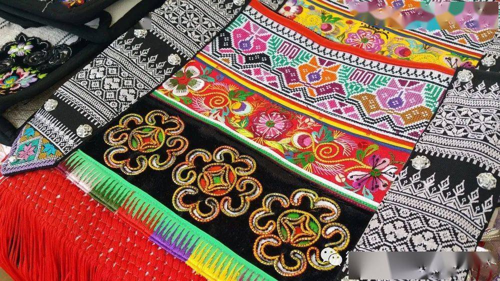 撒尼刺绣一针一线过日子