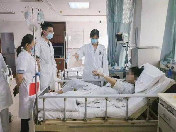 张迅恺|警惕！18岁小伙突然手脚无力，一查居然得了这种“老人病”！