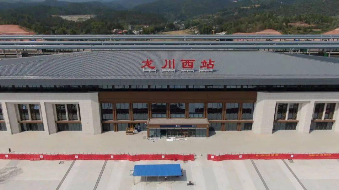 即将开通赣深高铁龙川西站站房进入装修收尾阶段
