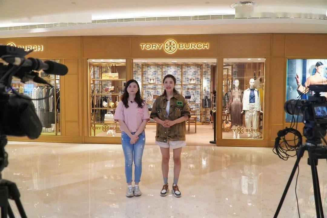 魔盒优品时尚之夜昨晚的解放碑太热闹了