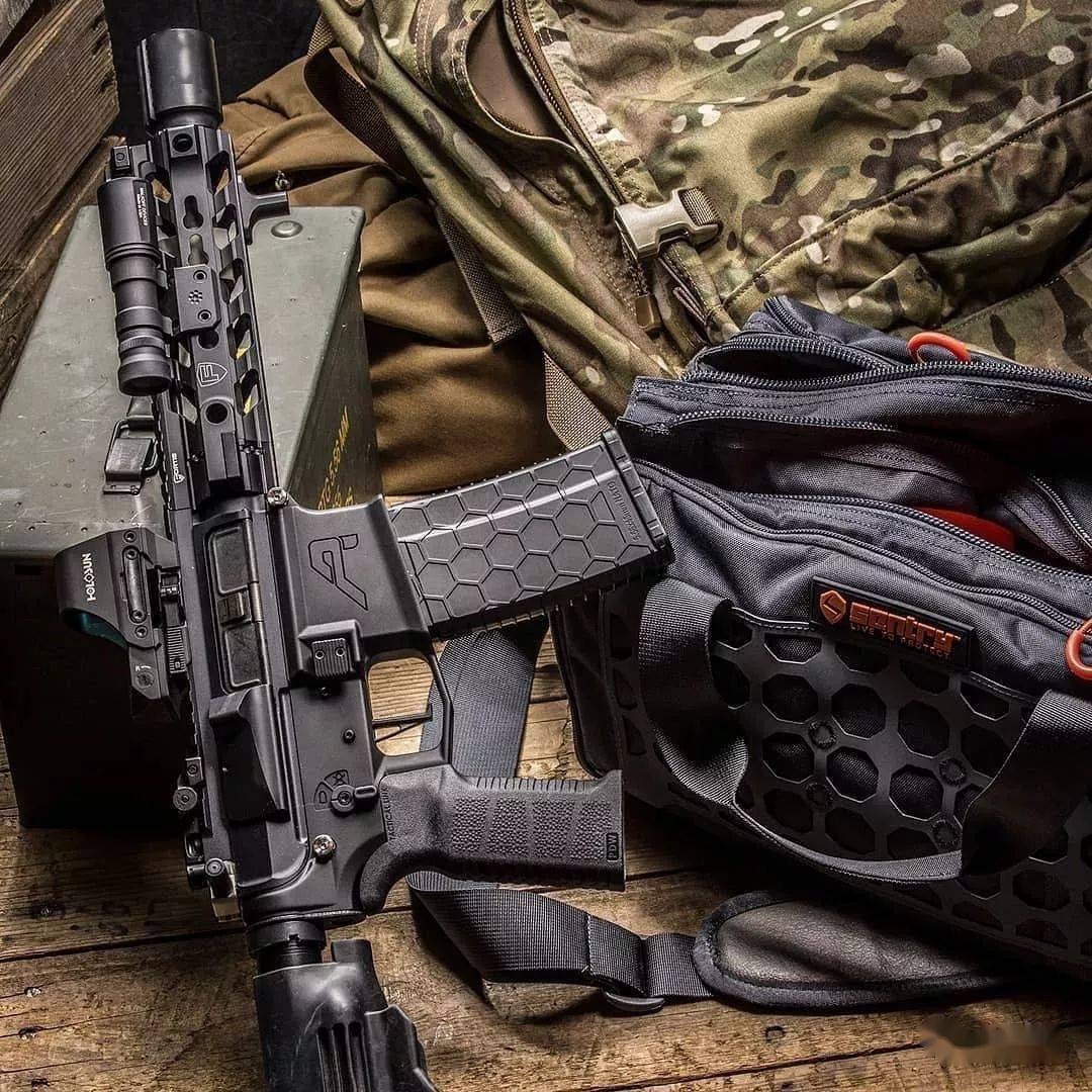 近乎于完美的拼装ar搭载了aeroprecision公司配件的枪械美图