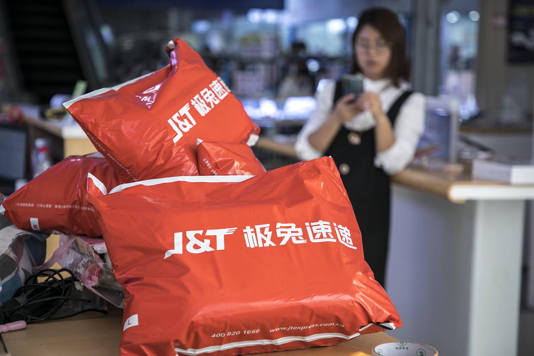 (图片来源/视觉中国)"接盘侠"仅有极兔一家进入20