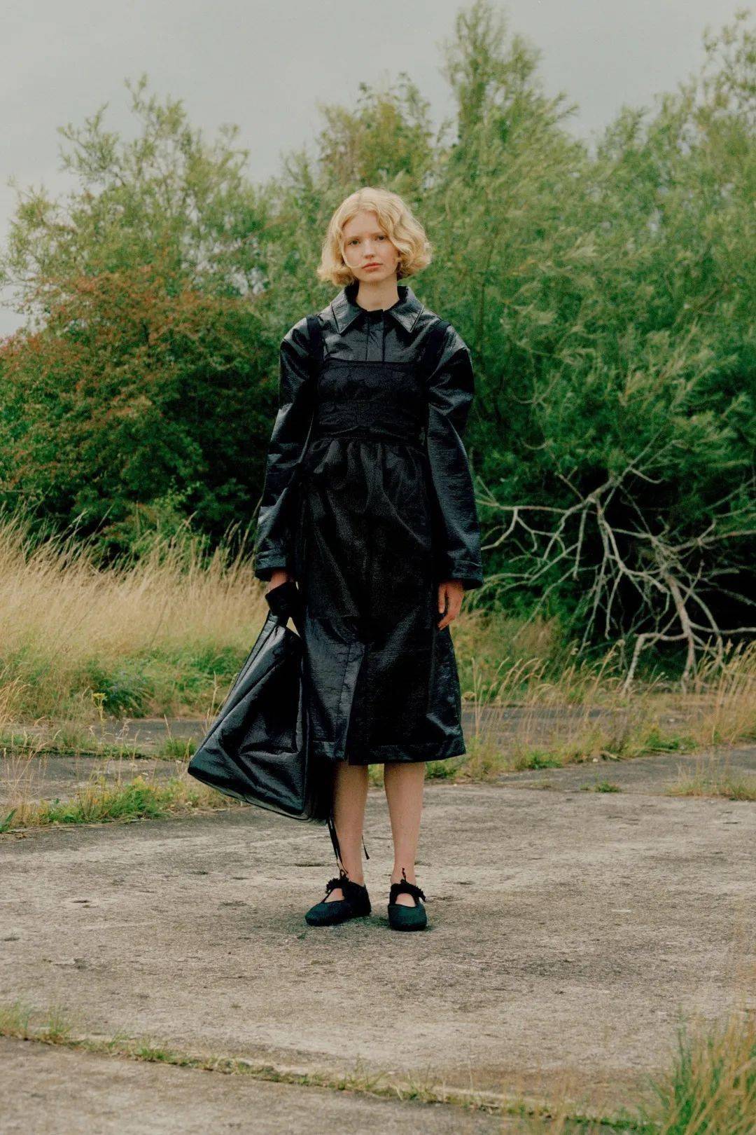 品牌 为「童话」找到合适的安放,来自北欧的浪漫!Cecilie Bahnsen将心跳融入到雨声、风声、吉他声中!