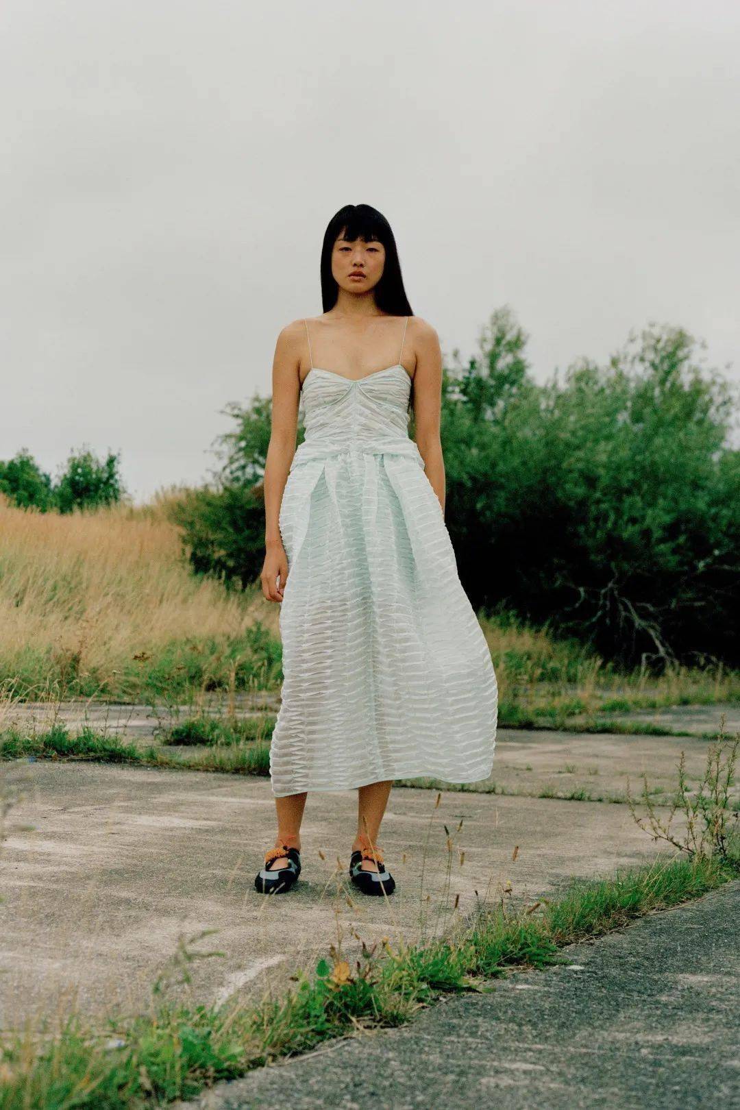 品牌 为「童话」找到合适的安放,来自北欧的浪漫!Cecilie Bahnsen将心跳融入到雨声、风声、吉他声中!