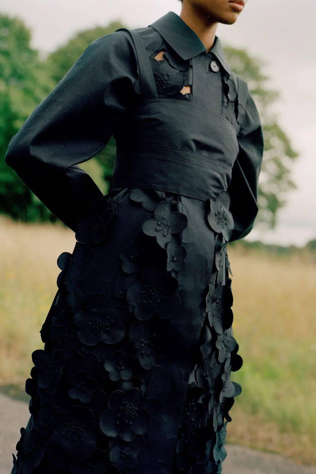 品牌 为「童话」找到合适的安放,来自北欧的浪漫!Cecilie Bahnsen将心跳融入到雨声、风声、吉他声中!