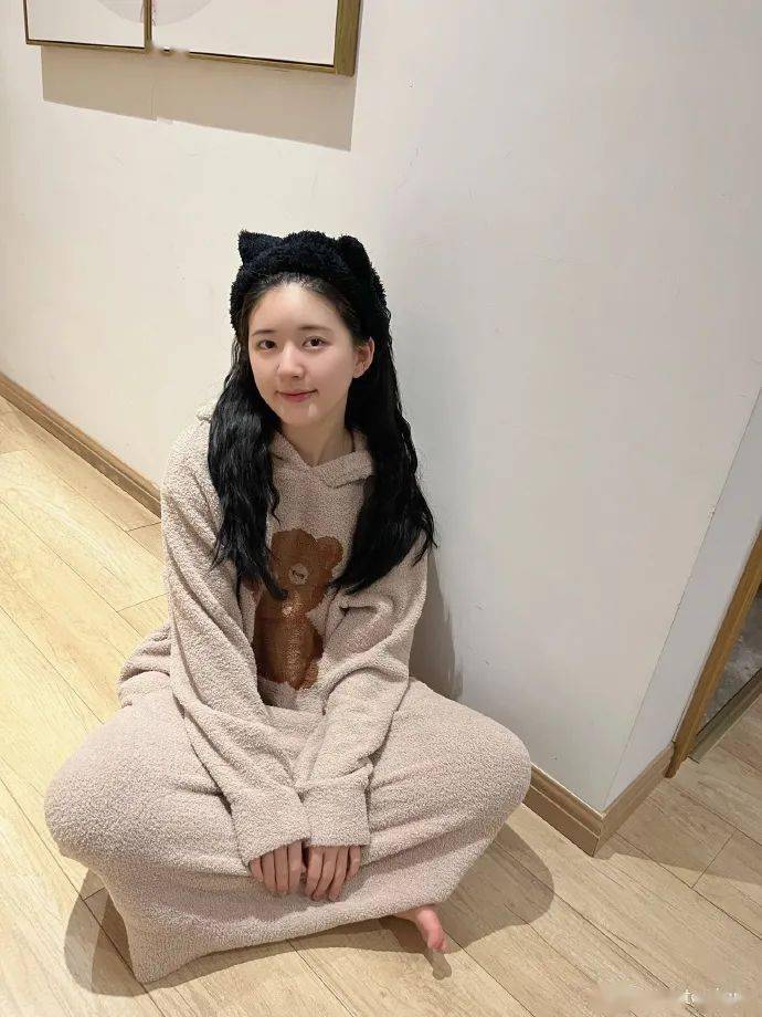 曾舜 飘雪换装挑战活活变成了明星睡衣大赏!