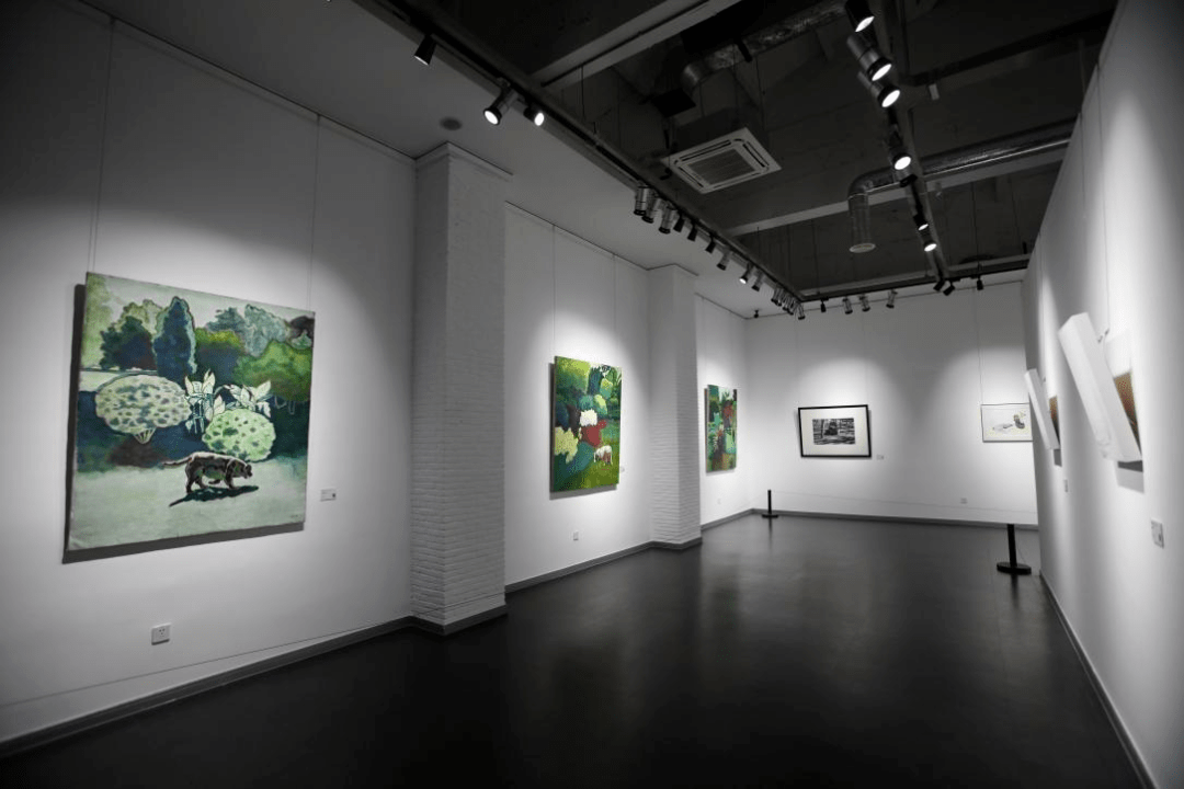 艺术凤凰2021青年艺术100邀请展在凤凰艺都美术馆隆重开幕100展览