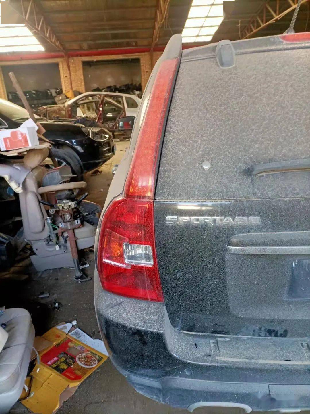 起亚狮跑拆车件作业