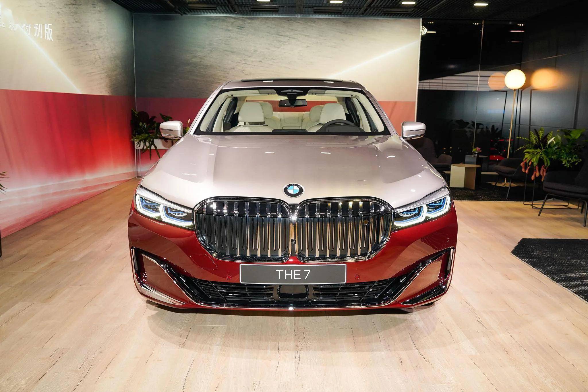 2022款宝马m760双色版到店,6.6t 4座头等舱_搜狐汽车_搜狐网