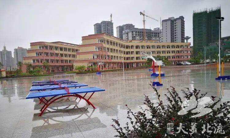我为群众办实事北流市南湖小学扬南湖红船精神办人民满意教育