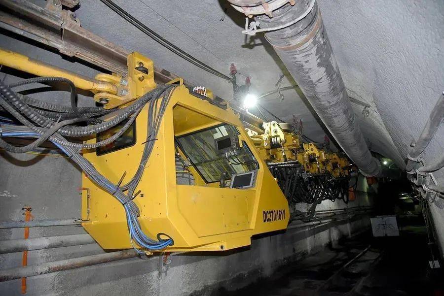 "井下小高铁",徐工单轨吊提速"通勤"!