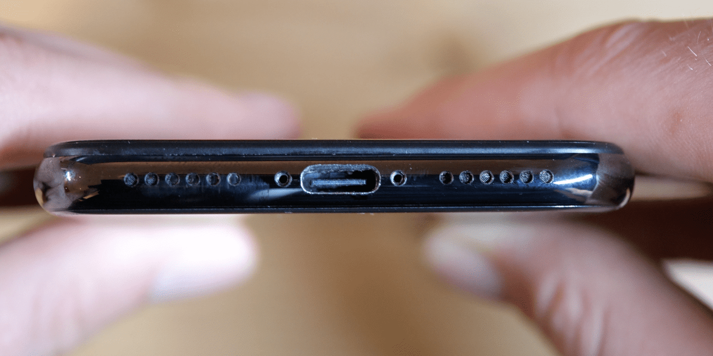 拍卖价|iPhone X USB-C 接口改装版现身 eBay，拍卖价已高达 54.75 万元