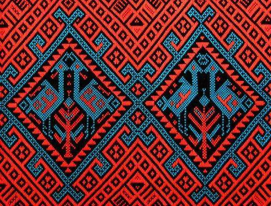 黎族传统纺织技艺苗绣苗绣是苗族民间传承的刺绣技艺,是苗族历史文化