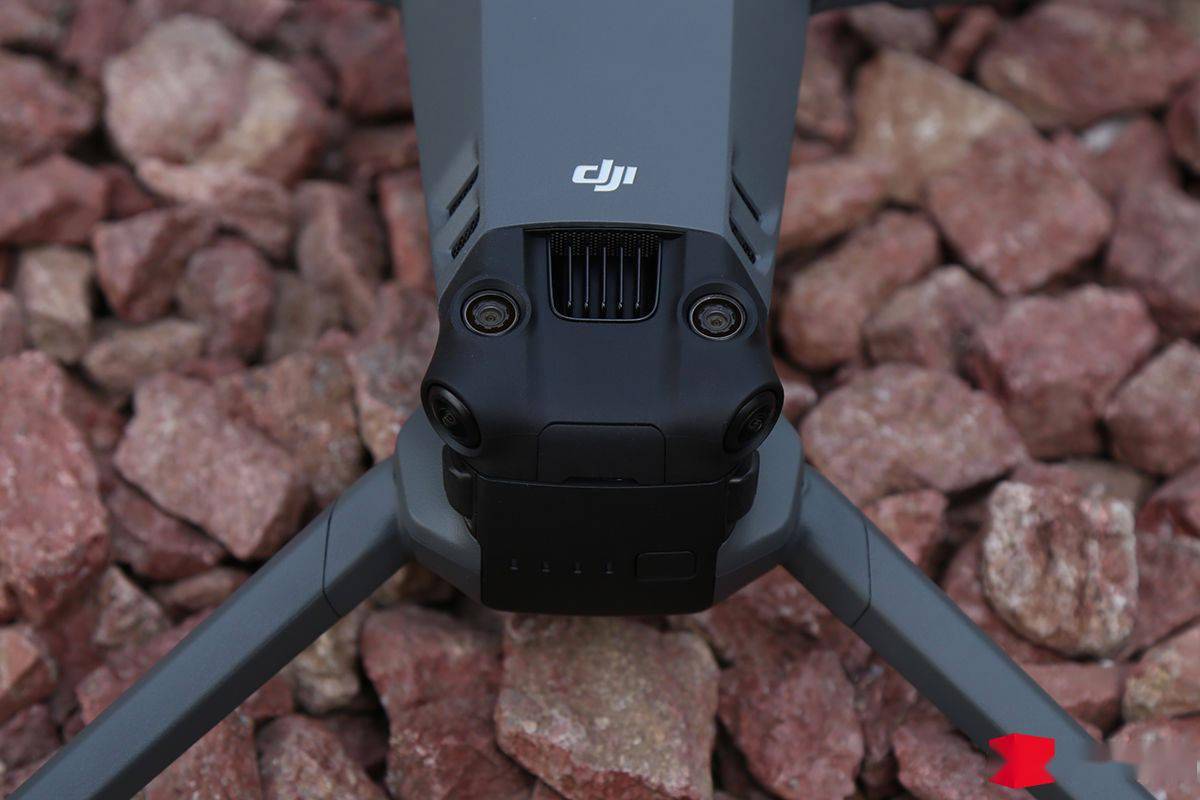 DJI Mavic 3 体验：4/3 英寸哈苏相机，最强消费级无人机来了？