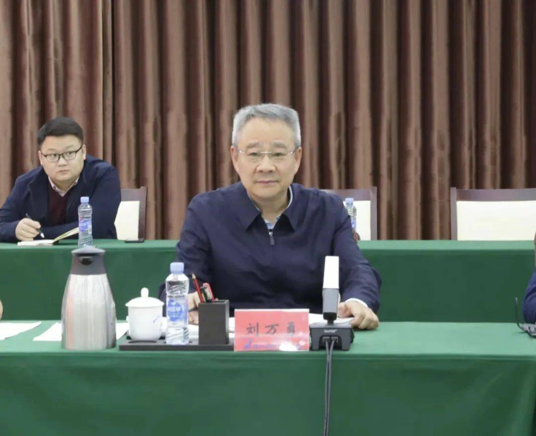 县人大常委会与小蓝经开区召开"县区一体 深度融合"工作对接会_刘万勇