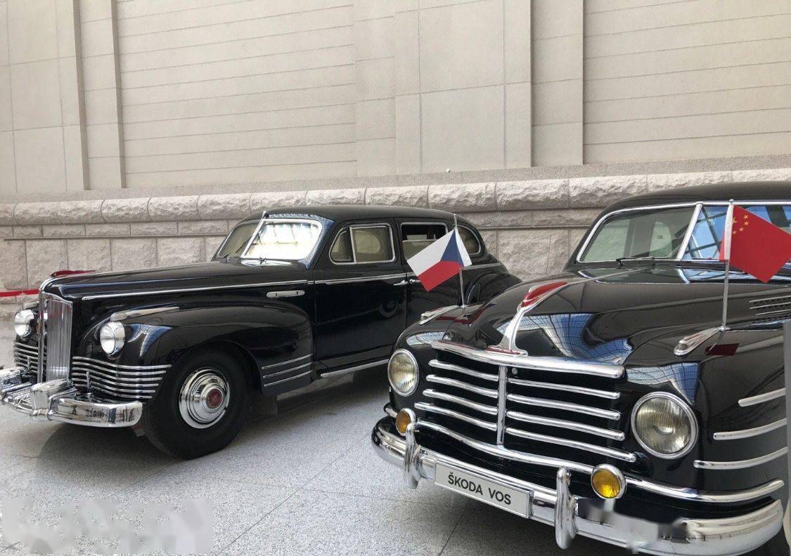或许你有所不知,1949年斯大林赠送过吉斯 115防弹车,还有1952年捷克