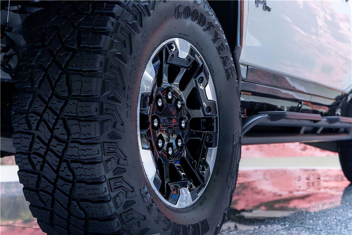 悍马ev新款索罗德科尔维特亮相进博会悍马ev将引进国内