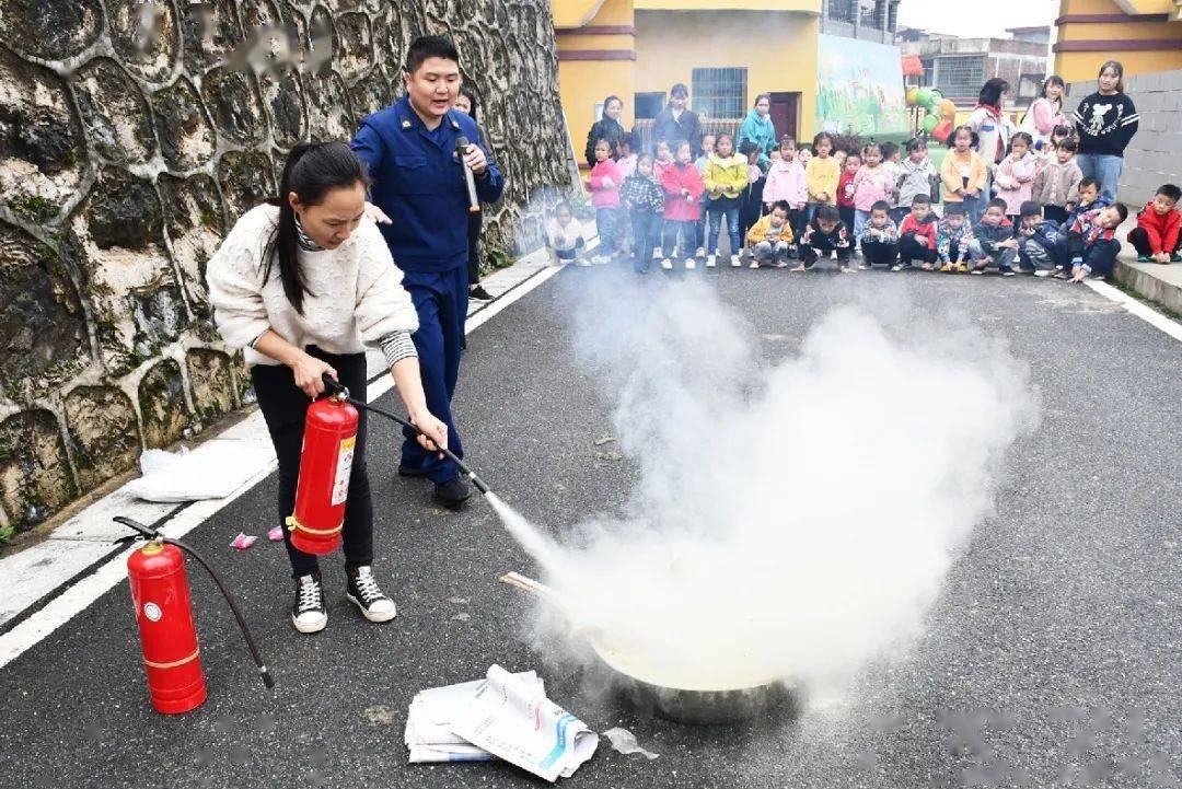 活动|【119消防宣传月】师生携手“童行”学消防