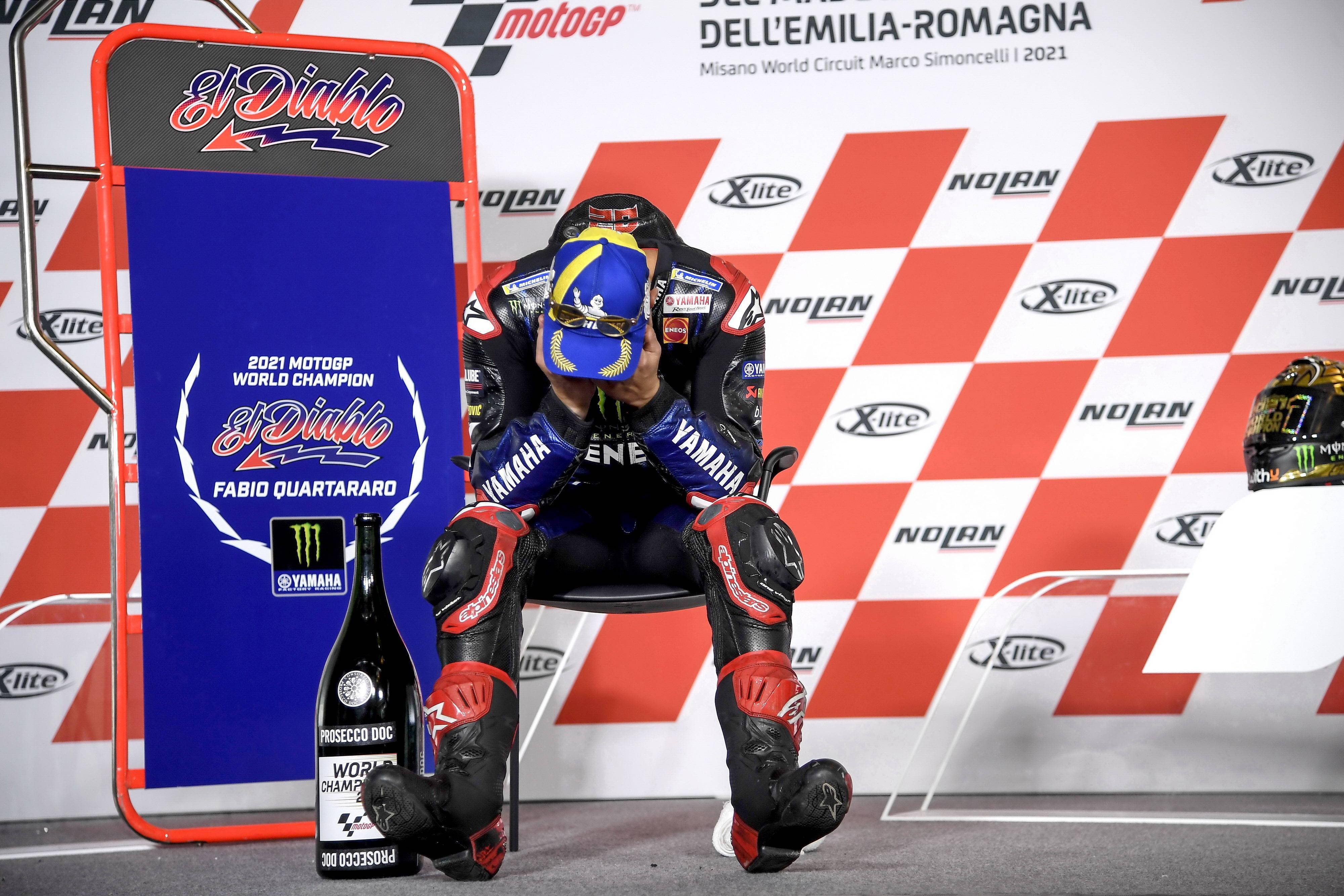 夺冠时刻:2021 motogp 世界冠军 夸塔拉罗