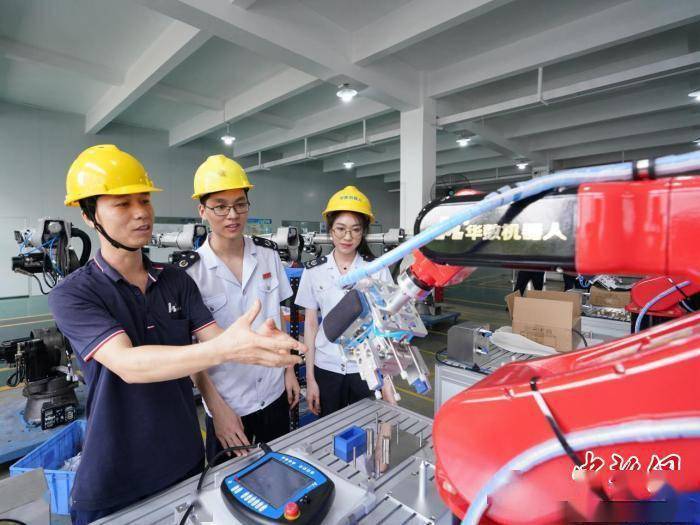 “政策输血+服务活血” 广东机器人产业脉搏跳动