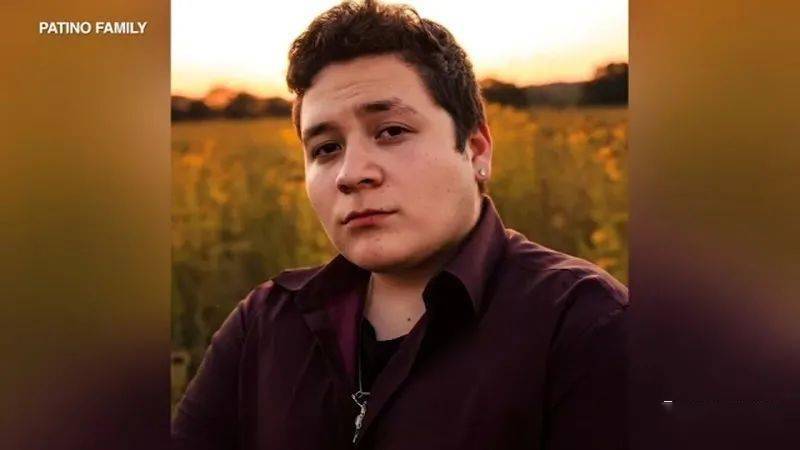 人群|惨烈！美顶流歌手演唱会煽动狂欢致8人被踩死！目击者：他边唱边看人死