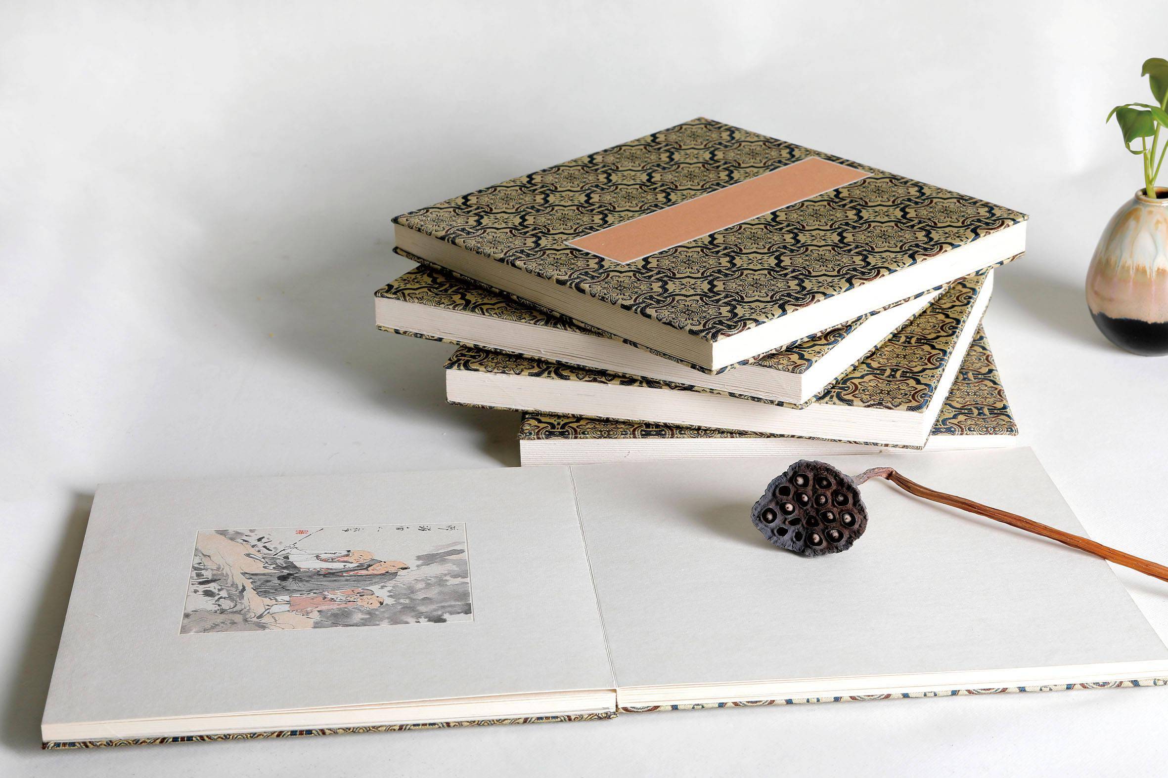 余墨|方寸之间，感受当代中国画家的“剩纸余墨”