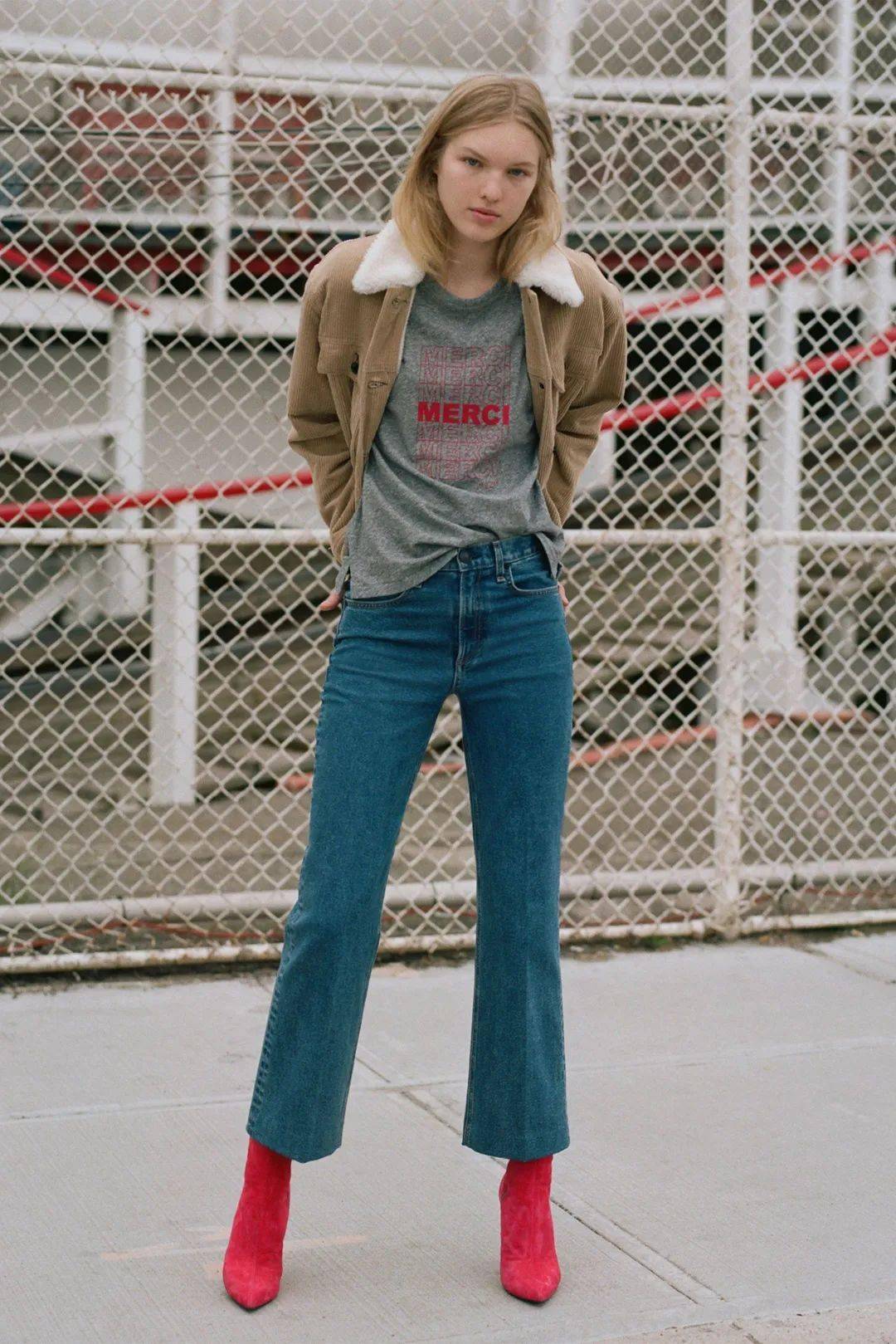 黑色 别穿阔腿裤了！今冬这4条裤子最流行，时髦显瘦，怎么搭都好看！